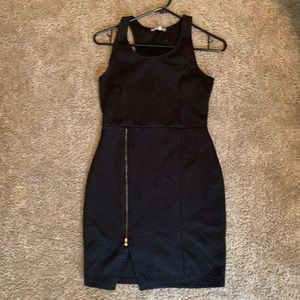 Quilted bodycon dress with functioning zipper